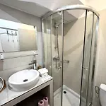 Riviera: Vieille Elegance Near Promenade Des Apartment