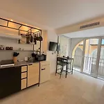 ⁂ Studio Vieux-Nice Climatise: Charme Commodites