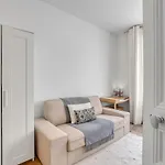 Apartment Design, Calme & Gare A 5 Min A Pied