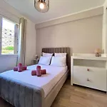 Near Port & City - Private Parking - Full Apartment Apartment Nice