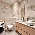 Apartment Near Port & City - Private Parking - Full Apartment *
