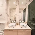Near Port & City - Private Parking - Full Apartment * Nice