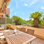 Lovely 1Br Flat With Terrace & Private Pool Access