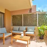 Lovely 1Br Flat With Terrace & Private Pool Access