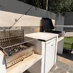 Magnifique Avec Piscine Et Jardin Apartment