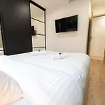Magnifique Avec Piscine Et Jardin Apartment *