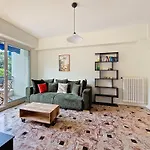 Nestor&Jeeves - Solar - By Sea - Balcony