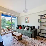 Nestor&Jeeves - Solar - By Sea - Balcony