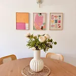 Chic & Cosy Proche Apartment *