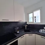 Apartment Iconic And Bright Style In *
