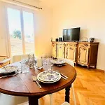 Sublime 2 Bedroom Spacious And Bright Ac Private Parking