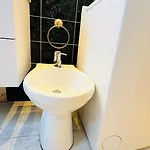 Apartment Sublime 2 Bedroom Spacious And Bright Ac Private Parking