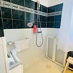 Sublime 2 Bedroom Spacious And Bright Ac Private Parking Apartment *