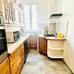 Apartment Sublime 2 Bedroom Spacious And Bright Ac Private Parking