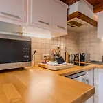 Antibes Centre 2 Pieces Cosy Proche Remparts