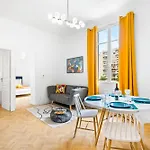 2 Steps From Sea - Air Conditioning - 2 Bedrooms - Kitchen - Wifi - Tramway Apartment Nice