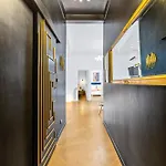 Apartment 2 Steps From Sea - Air Conditioning - 2 Bedrooms - Kitchen - Wifi - Tramway