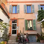 Apartment Bright, & Stylish 3 Min Walk To The Sea Nice