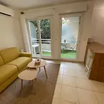 Apartment Joli Climatise Avec Terrasse Au Calme