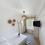 Beautiful 4 Sea Airport Apartment *