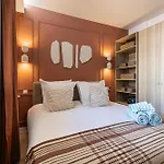 Exceptional Location, 2br Right On Place Massena, Newly Renovated