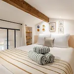 Apartment Exceptional Location, 2br Right On Place Massena, Newly Renovated
