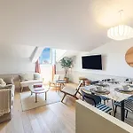 Apartment Exceptional Location, 2br Right On Place Massena, Newly Renovated Nice