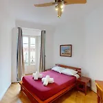 Bright Air-Conditioned Flat In The City Centre