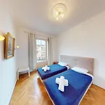 Bright Air-conditioned Flat In The Centre *
