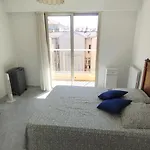 Beautiful 2 Bedroom Apartment Port - 5 Min To Beaches