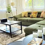 Spacious 3 Room Close To Tram And Amenities