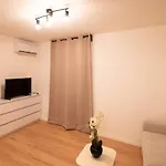 Place Massena Apartment *