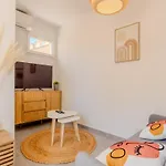 Nice 2 Pieces Charmant Proche Port Et Transports