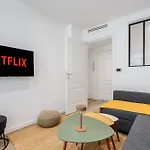 Renting - Republique - Garibaldi Chic 3 Bedrooms 3 Bathrooms Balcony Aircon Apartment *