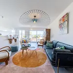 Apartment Hill A Terrasse 130m2, Vue Panoramique, Piscine, Parking Prive, Climatisation, Wifi Nice
