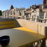 Lumineux Dernier Etage Avec Terrasse, Proche Apartment Nice