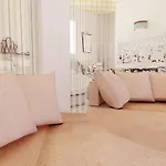 P E N T H O U S E P A N O R A M I C T E R R A C E S