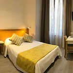 Hotel Busby