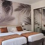 Busby Hotel