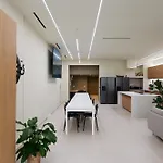 Apartment Extra Spacious Modern Hub Center Nice