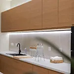 Extra Spacious Modern Hub Center Apartment Nice