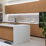 Extra Spacious Modern Hub Center *