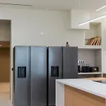 Apartment Extra Spacious Modern Hub Center