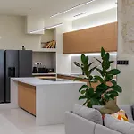 Apartment Extra Spacious Modern Hub Center