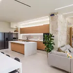 Apartment Extra Spacious Modern Hub Center