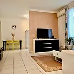 Apartment 2 Pieces En Etage Au Centre-ville De