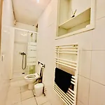Apartment 2 Pieces En Etage Au Centre-ville De Nice