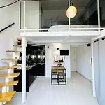 Beautiful Carre D\'Or Studio