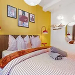 Renting - Collet - Cocoon Design Old Massena Saleya Apartment