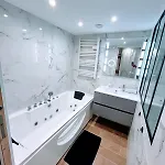 Avec Balneo Proche Apartment